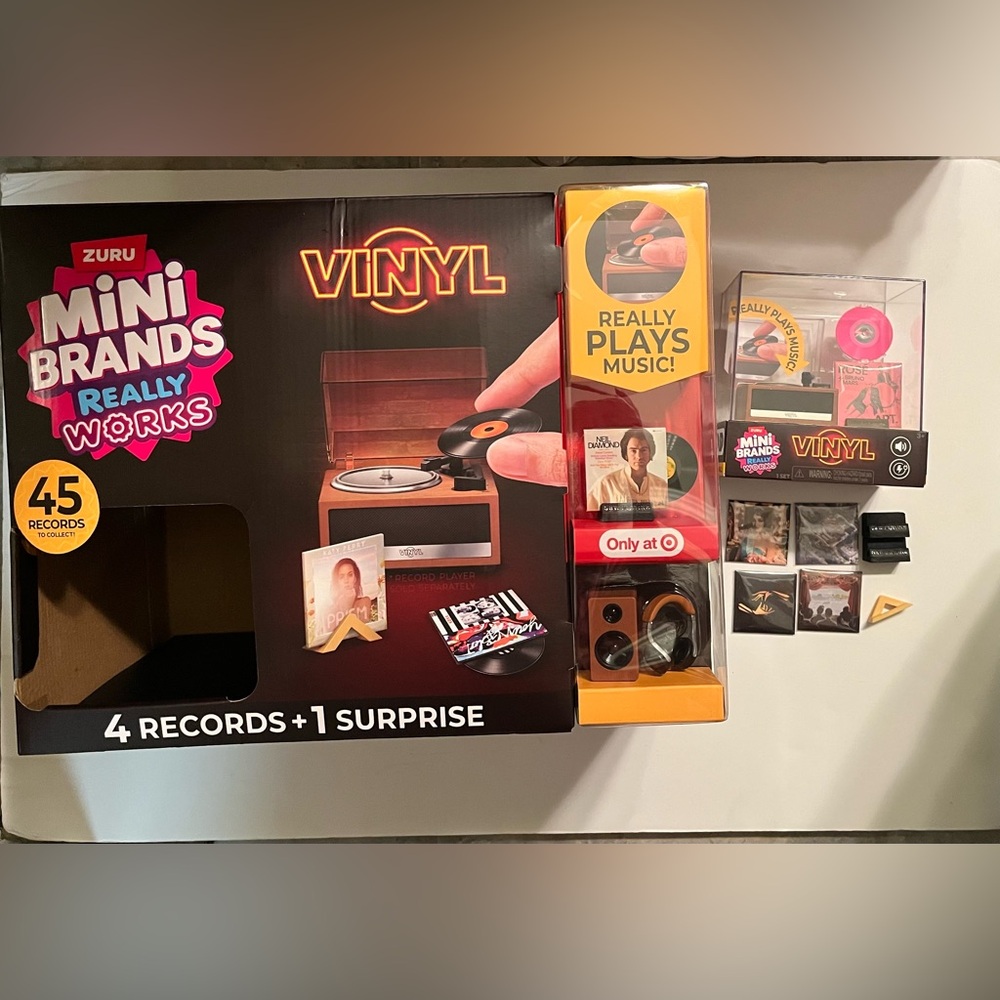 Mini Brands Vinyl turntable and box